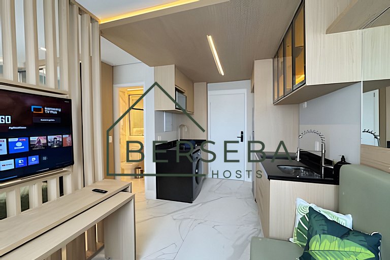 Studio c/ piscina Próx Metrô Faria Lima e Eldorado