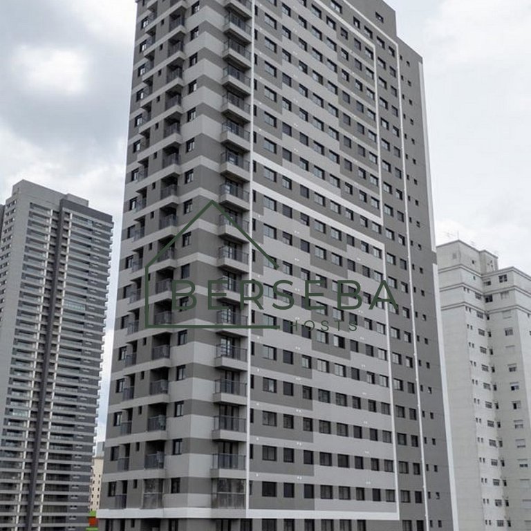 Apart. prox ao Allianz com Piscina p/ 4 hósp