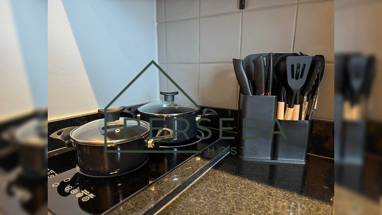 Ap c/piscina e sala de massagem - Próx Av Paulista