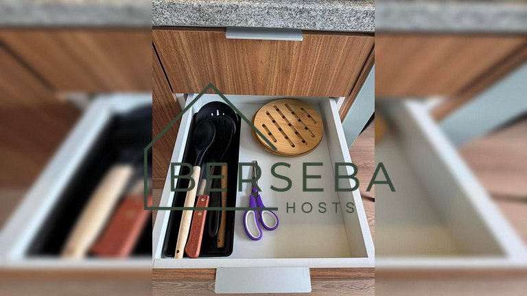 Apart. completo em Moema c/ Piscina e p/ 4 hósp