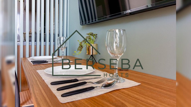 Apart. completo em Moema c/ Piscina e p/ 4 hósp