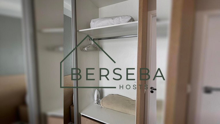 Studio c/ piscina Próx Metrô Faria Lima e Eldorado