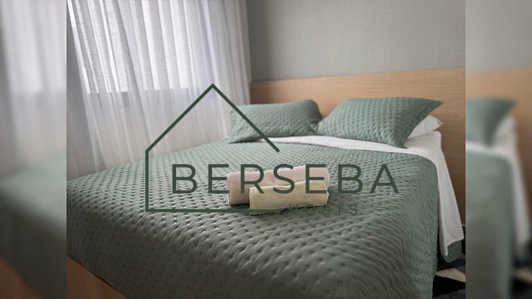 Studio c/ piscina Próx Metrô Faria Lima e Eldorado