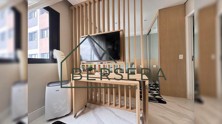 Studio c/ piscina Próx Metrô Faria Lima e Eldorado