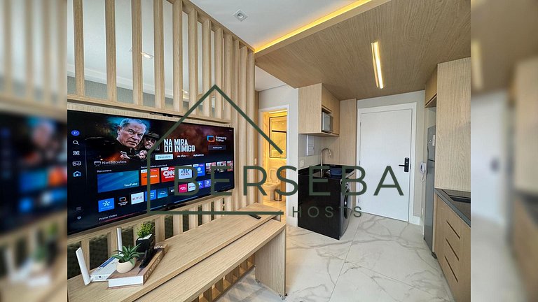 Studio c/ piscina Próx Metrô Faria Lima e Eldorado