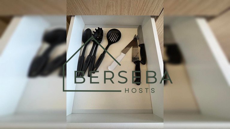 Studio c/ piscina Próx Metrô Faria Lima e Eldorado