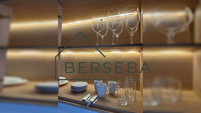 Studio c/ piscina Próx Metrô Faria Lima e Eldorado