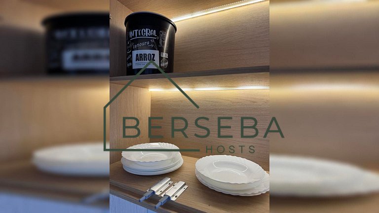 Studio c/ piscina Próx Metrô Faria Lima e Eldorado