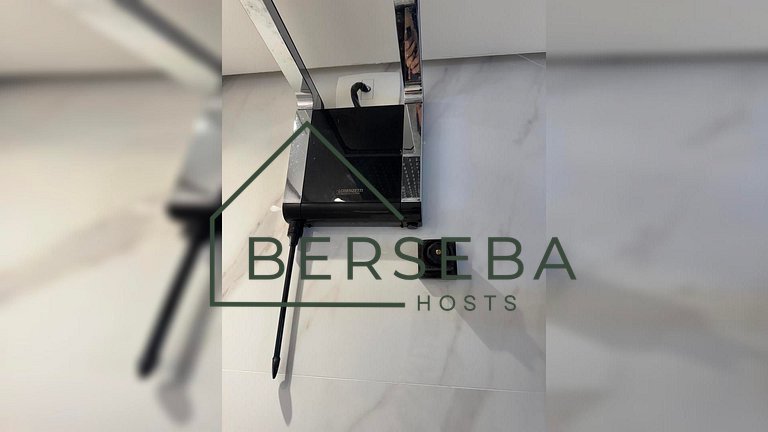 Studio c/ vista p/ cidade - Próx Shoppings e Metrô