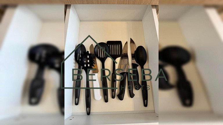 Studio c/ vista p/ cidade - Próx Shoppings e Metrô