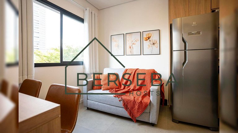 Apart. prox ao Allianz com Piscina p/ 4 hósp